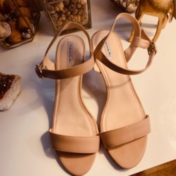 Tahari 3 inch heels with ankle straps - Picture 6 of 9